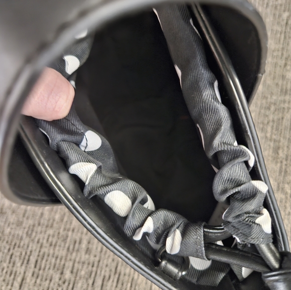 No boundaries bucket handbag - Picture 4 of 5